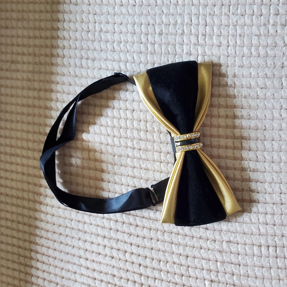 Bow tie